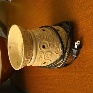 Scentsy plug in wax melter